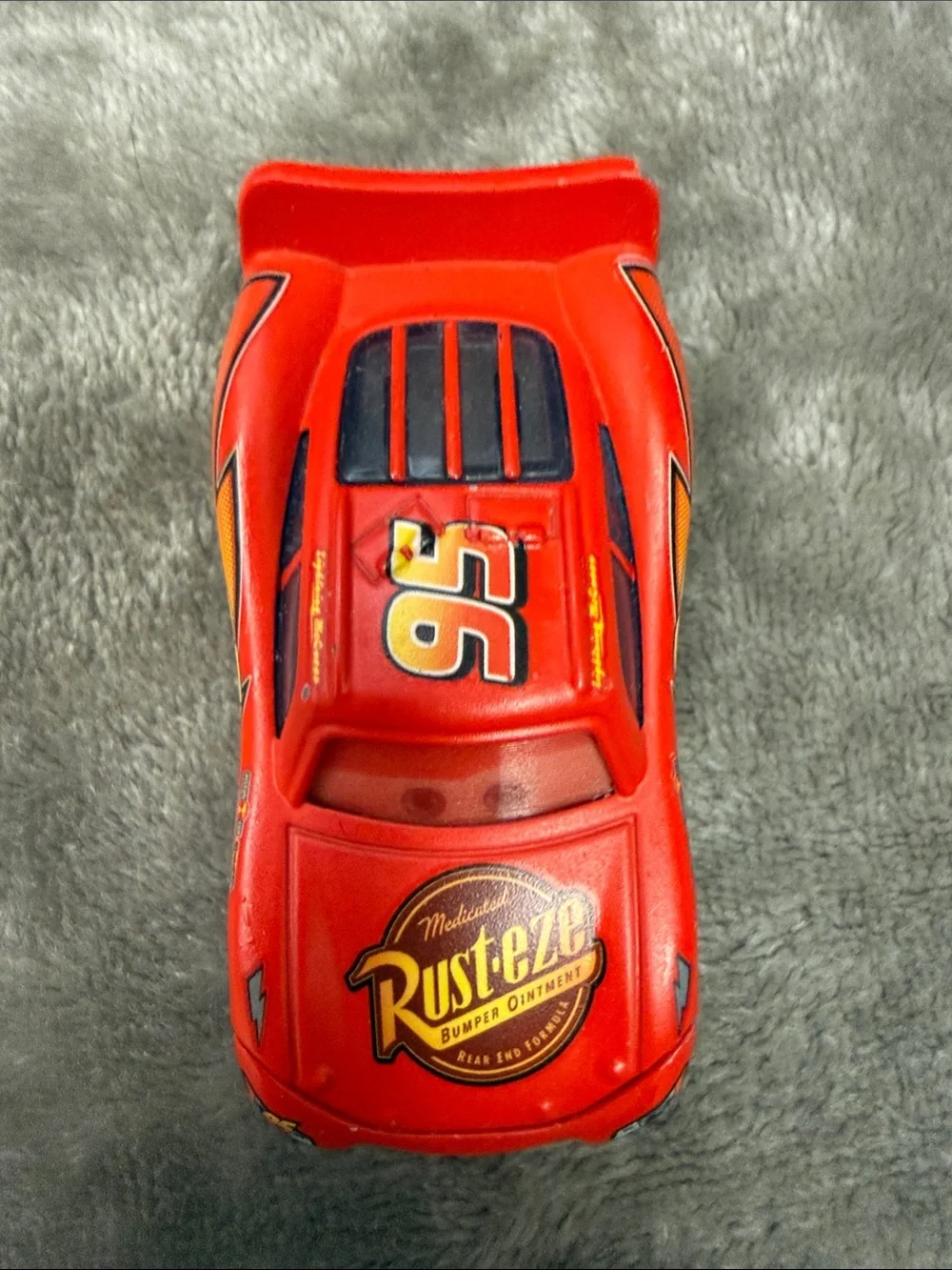 Disney Pixar Cars - DIRT TRACK LIGHTNING MCQUEEN LENTICULAR Eyes - 1:55 Diecast